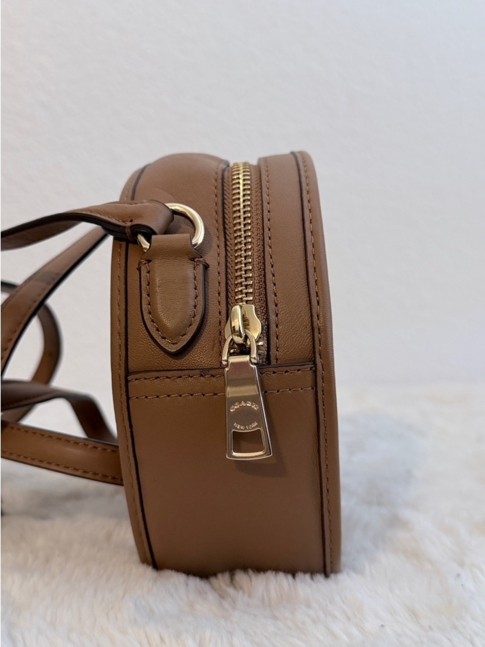 Coach Tan Leather Round Canteen Crossbody Bag EUC - Picture 7 of 14